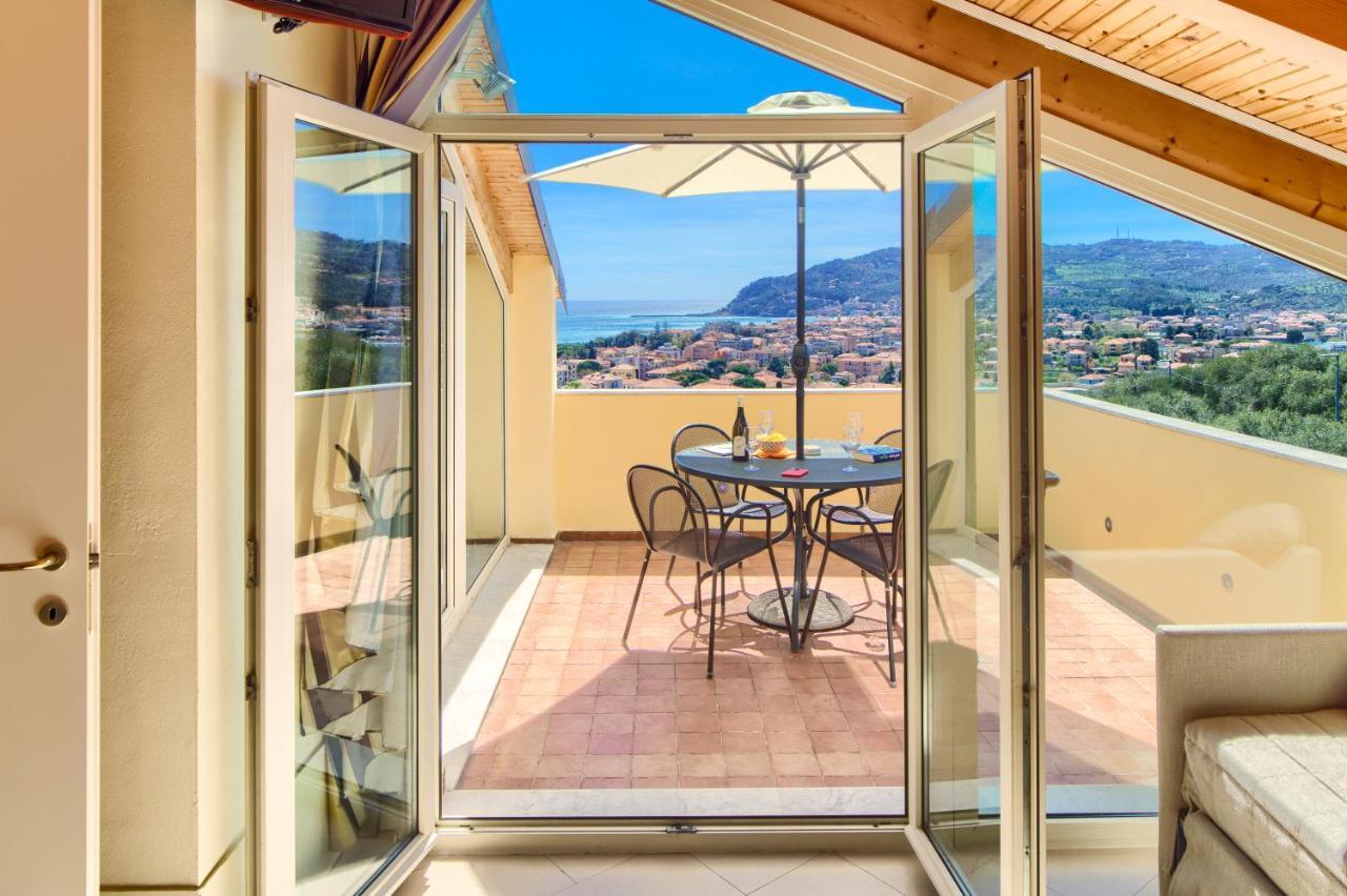 Appartamenti Villa Il Poggiolo Диано-Марина Экстерьер фото