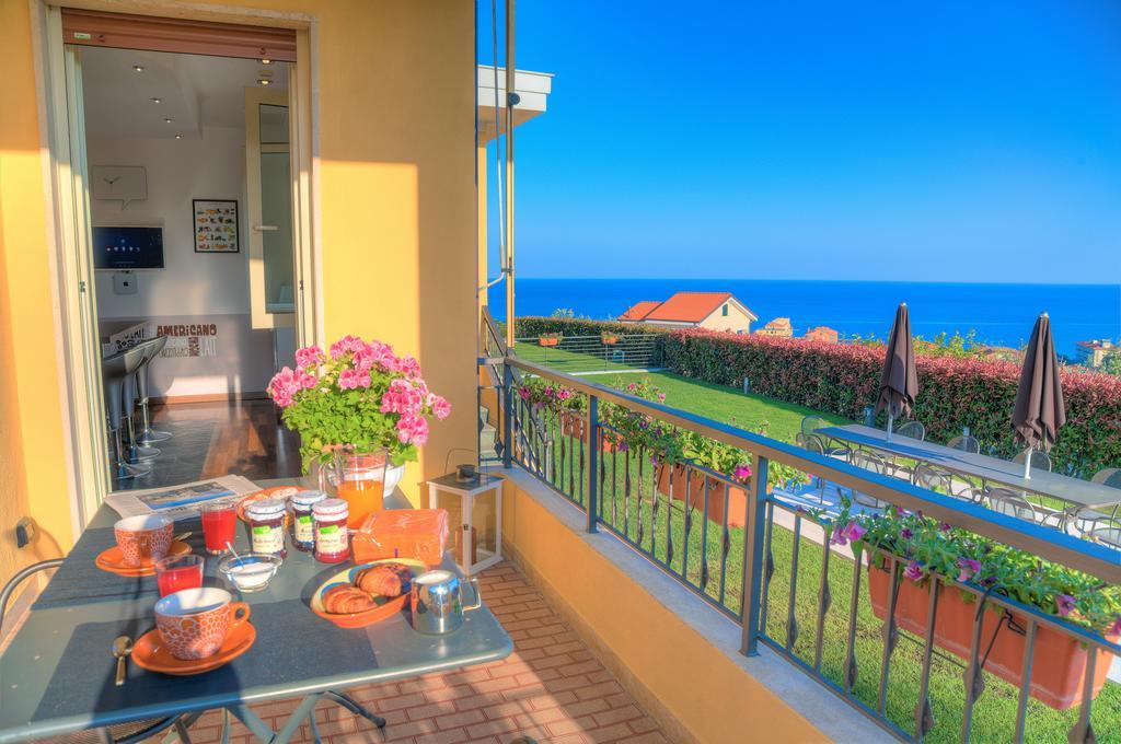Appartamenti Villa Il Poggiolo Диано-Марина Экстерьер фото