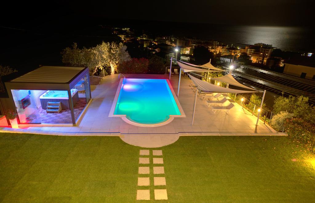 Appartamenti Villa Il Poggiolo Диано-Марина Экстерьер фото